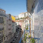 Гостевой дом Soar L Bairro Da Graca L Premium In Historic Center